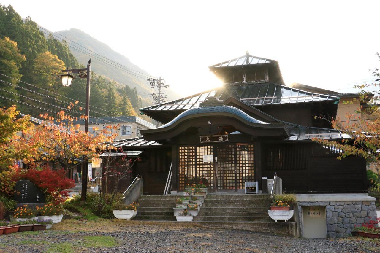 Fujiiso (Adults Only) Hotel Takayama  Екстериор снимка